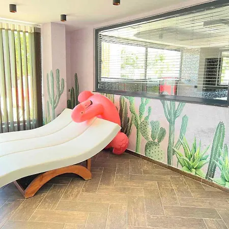アパート With Pool-view In *